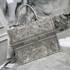 Christian Dior Shopping Bags